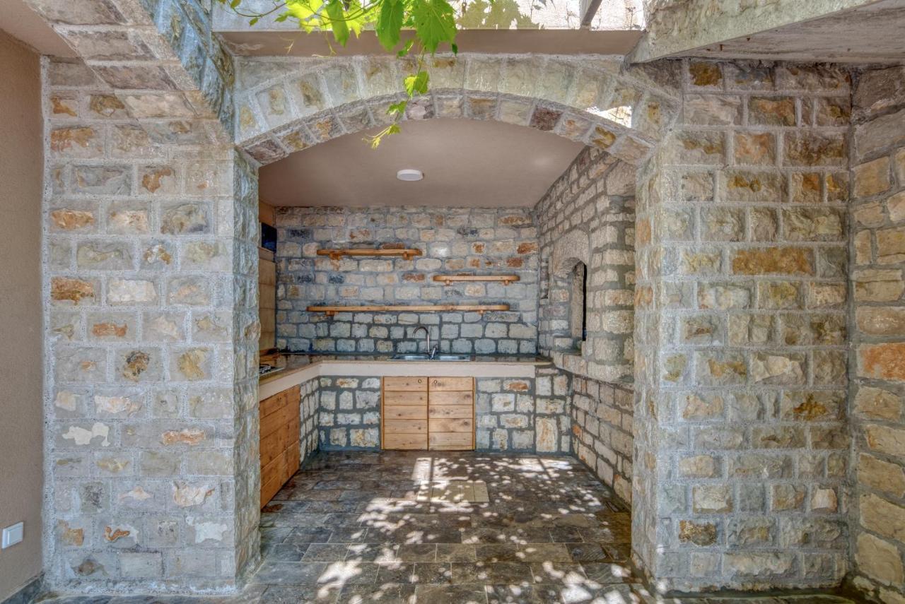Old Stone Vrba Villa Sveti Stefan