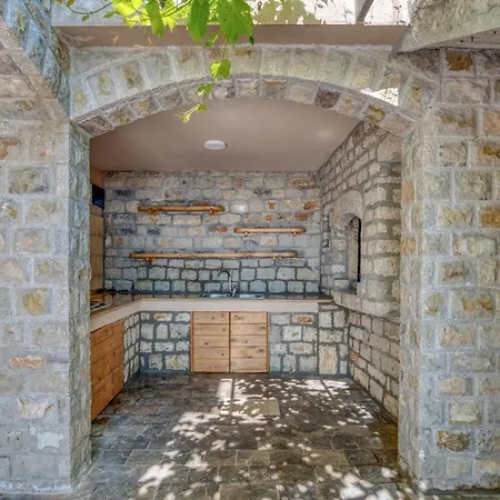 Old Stone Villa Vrba Свети-Стефан Экстерьер фото